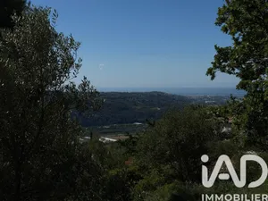 Terrain à bâtir à Carros (06510)