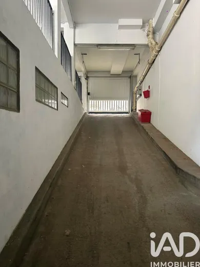 Parking à Paris (75015)