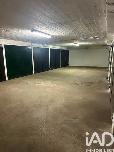 Parking à Paris (75015)