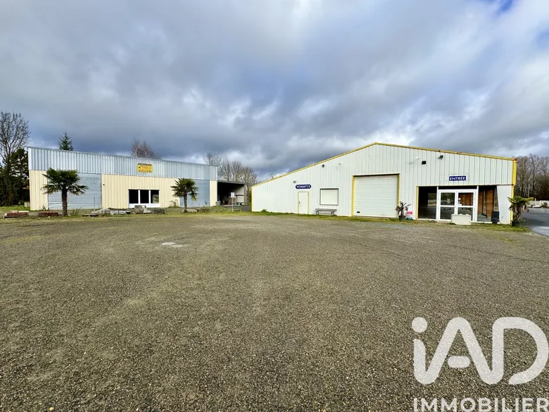 Local commercial 200 m² · à Vernantes · 200 m² · 565 000 €