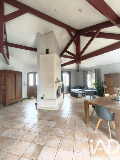House in Essarts-en-Bocage (85140)