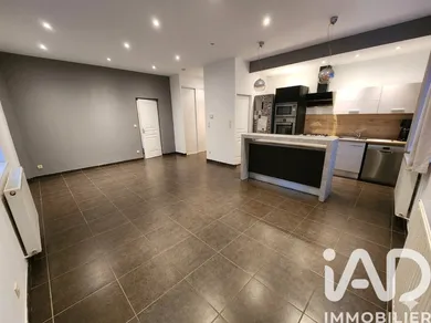 Apartment in Saint-Étienne (42000)