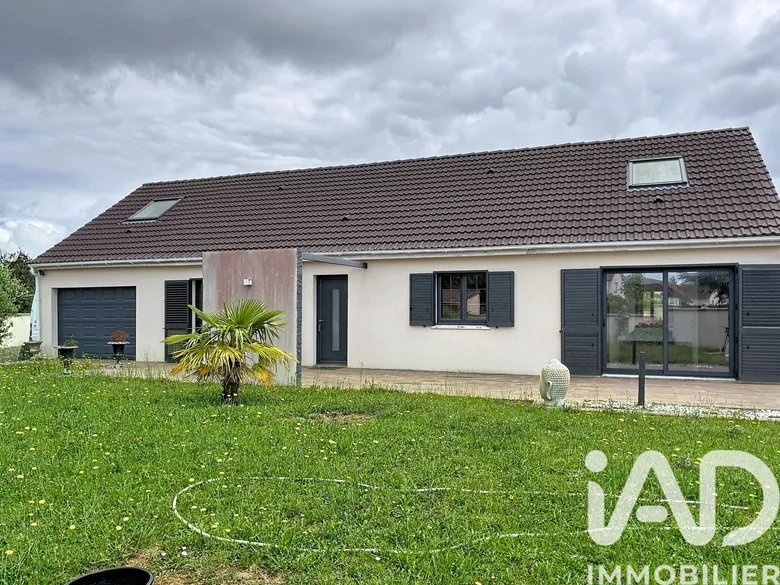 Maison 7 pièces 122 m² · à Nargis · 122 m² · 259 000 €