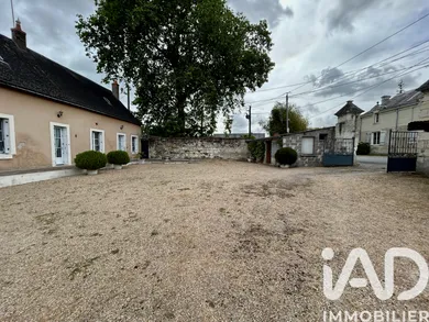 Maison de campagne à Brain-sur-Allonnes (49650)