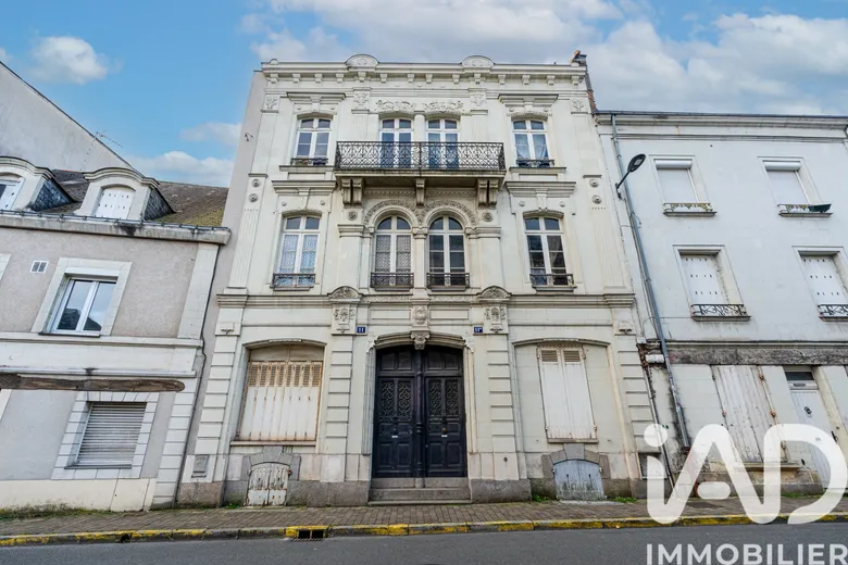 Maison 12 pièces 260 m² · à Angers · 260 m² · 627 000 €