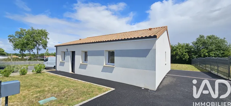 Maison 5 pièces 85 m² · à Essarts-en-Bocage · 85 m² · 245 000 €