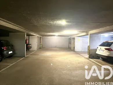 Parking à Paris (75016)