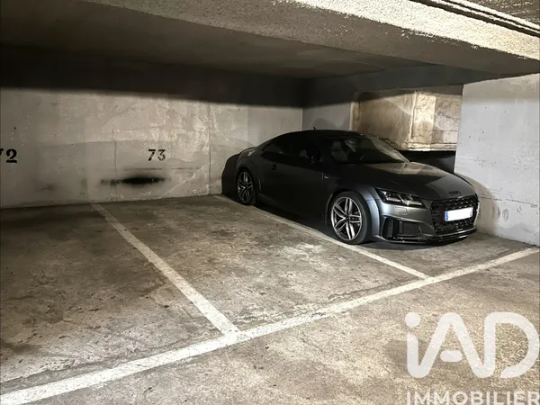 Parking à Paris (75016) photo 2
