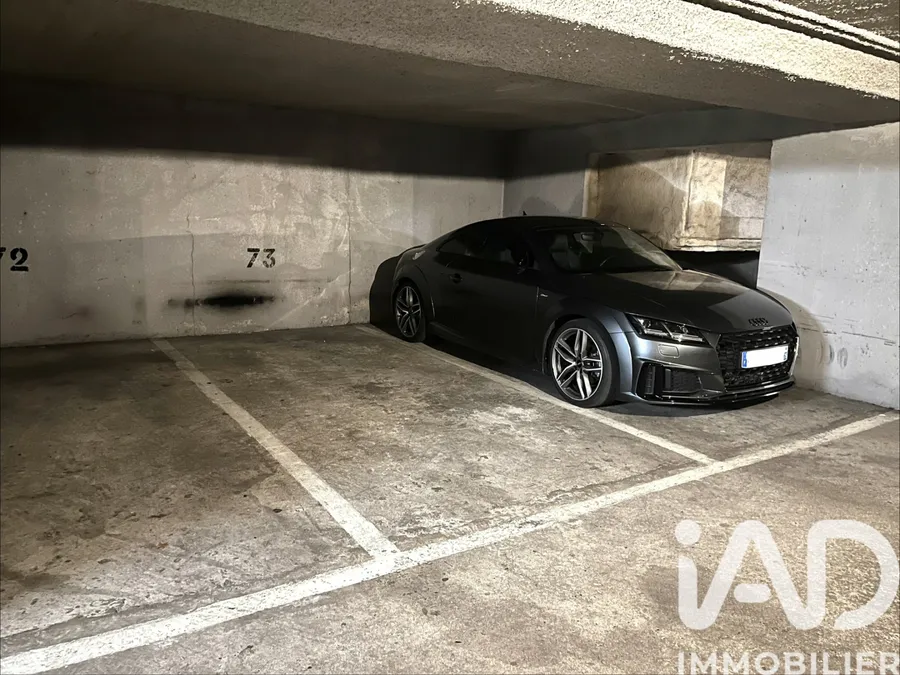 Parking à Paris (75016) photo 3