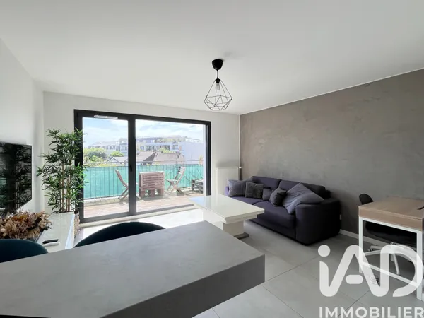 Appartement à Noisy-le-Grand (93160) photo 2