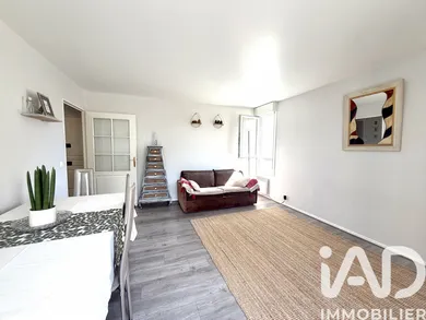 Apartment in Combs-la-Ville (77380)
