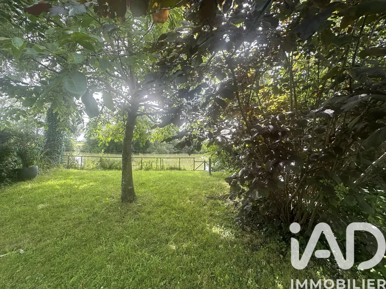 Terrain à Neuville sur Sarthe (72190) · 29 000 €