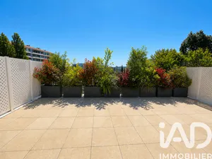 Apartment in Bordeaux (33800)