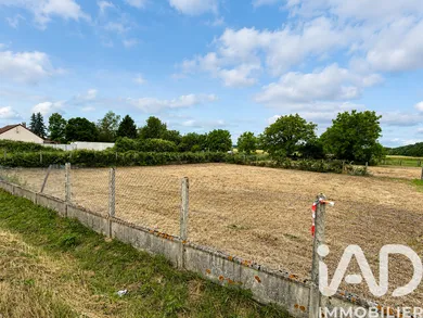 Building plot in Jouy (89150)