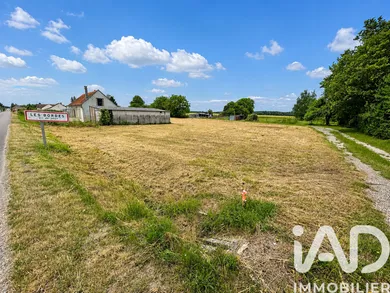 Building plot in Jouy (89150)