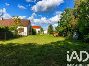 Land in Saint-Pierre-lès-Nemours (77140)