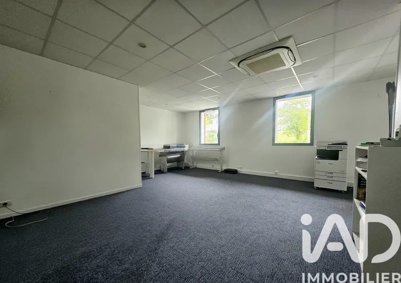 Local commercial 42 m² · à Saint-Pierre-d'Irube · 42 m² · 151 790 €