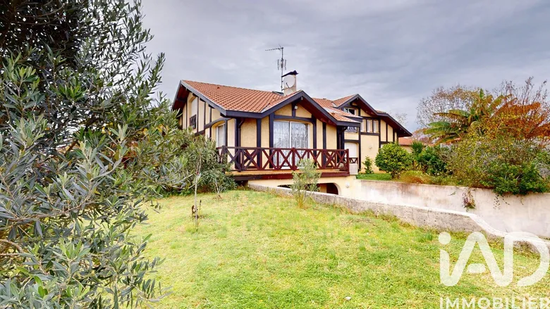 Maison 7 pièces 205 m² · à Saint-Vincent-de-Tyrosse · 205 m² · 445 000 €