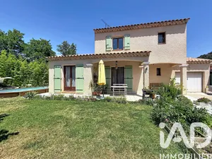 Maison à Saint-Zacharie (83640)