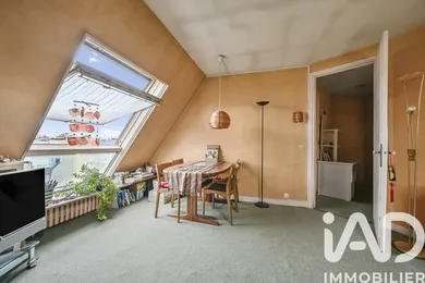 Apartment in Paris (75008)