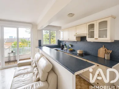 Apartment in Montreuil (93100)