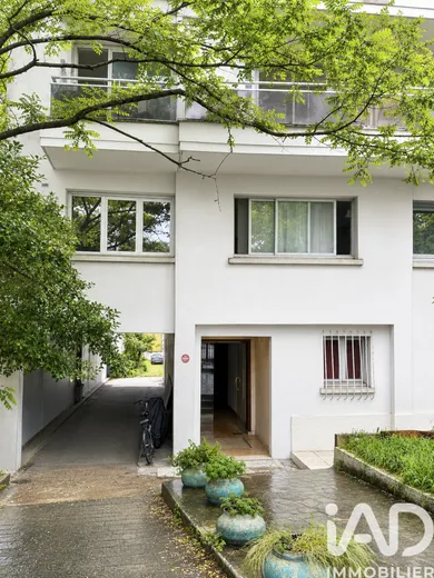 Apartment in Montreuil (93100)