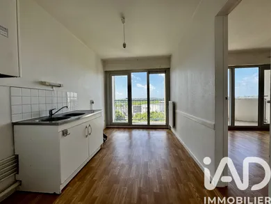 Apartment in Vannes (56000)
