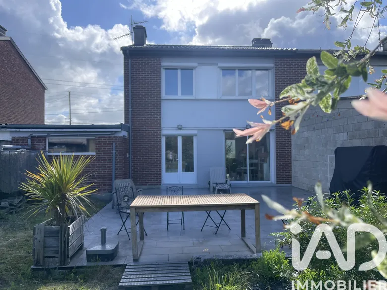 Maison 5 pièces 90 m² · à Coutiches · 90 m² · 249 000 €