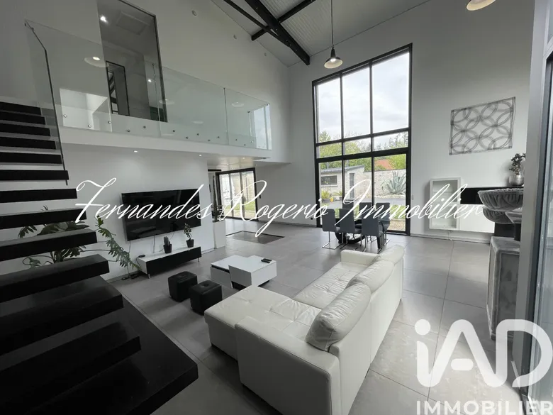 Maison 6 pièces 246 m² · à Ascoux · 246 m² · 480 000 €