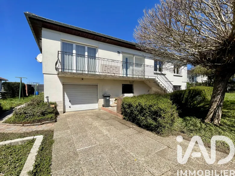 Maison 6 pièces 118 m² · à Bousse · 118 m² · 220 000 €