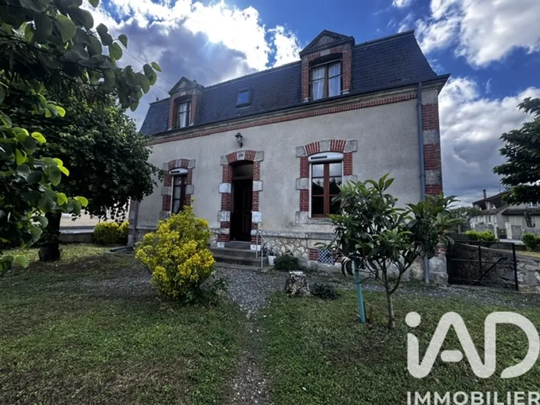 Maison 6 pièces 142 m² · à Neuvy-Pailloux · 142 m² · 169 000 €