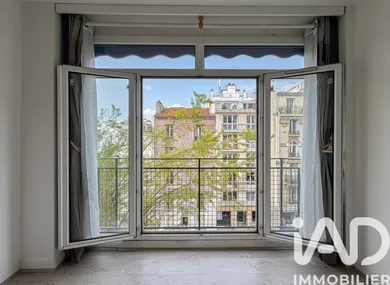 Apartment in Paris (75015)