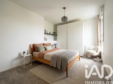 Apartment in Villenave-d'Ornon (33140)