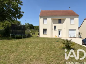 Townhouse in Nailly (89100)