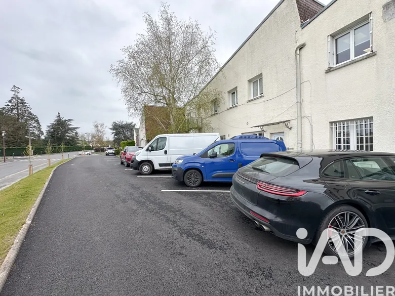 Local commercial 546 m² · à Saint-Pierre-lès-Nemours · 546 m² · 689 000 €
