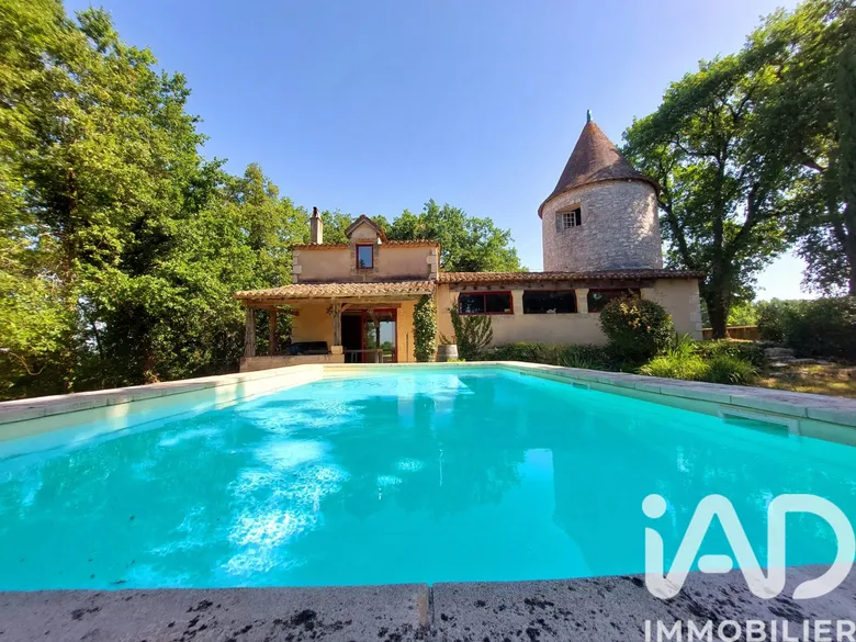 Maison 8 pièces 170 m² · à Vélines · 170 m² · 370 000 €