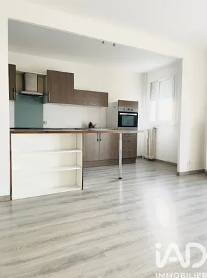 Apartment in Reims (51100)
