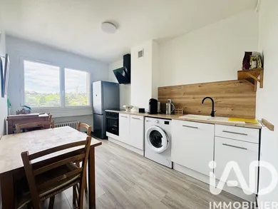 Apartment in Saint-Étienne (42100)