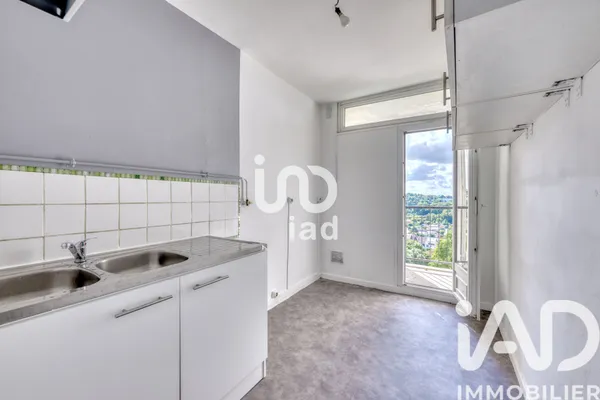 Appartement à Noisy-le-Grand (93160) photo 2