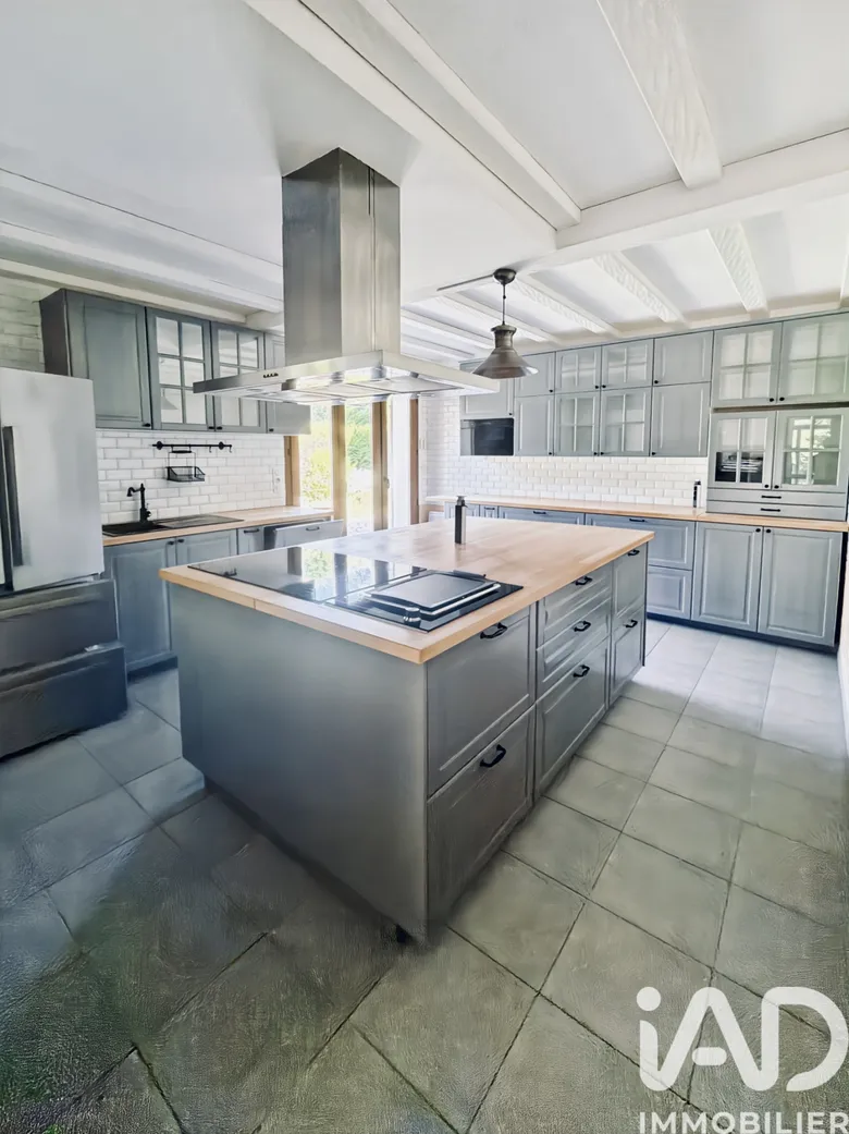 Maison 6 pièces 228 m² · à Courtenay · 228 m² · 299 000 €