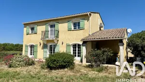 Maison traditionnelle à Saint-Marcel-d'Ardèche (07700)