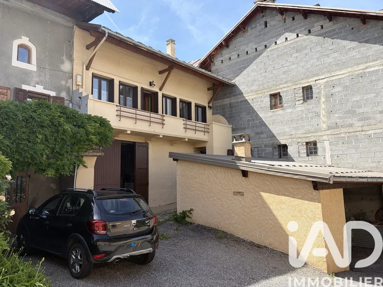 Maison 3 pièces 104 m² · à Risoul · 104 m² · 234 000 €