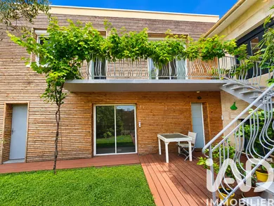 Townhouse in Bordeaux (33100)