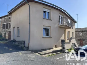 Village house in Saint-Amant-Roche-Savine (63890)