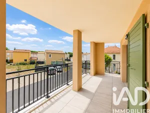 Apartment in Sarrians (84260)