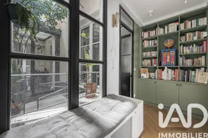 Apartment in Paris (75009)