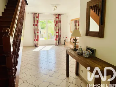 Mansion in Montereau-Fault-Yonne (77130)