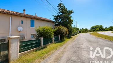 Immeuble à Saint-Julien-de-Peyrolas (30760)