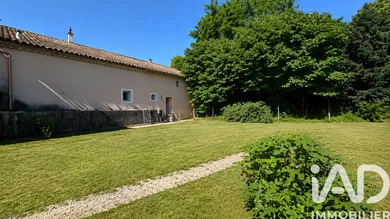 Immeuble à Saint-Julien-de-Peyrolas (30760)