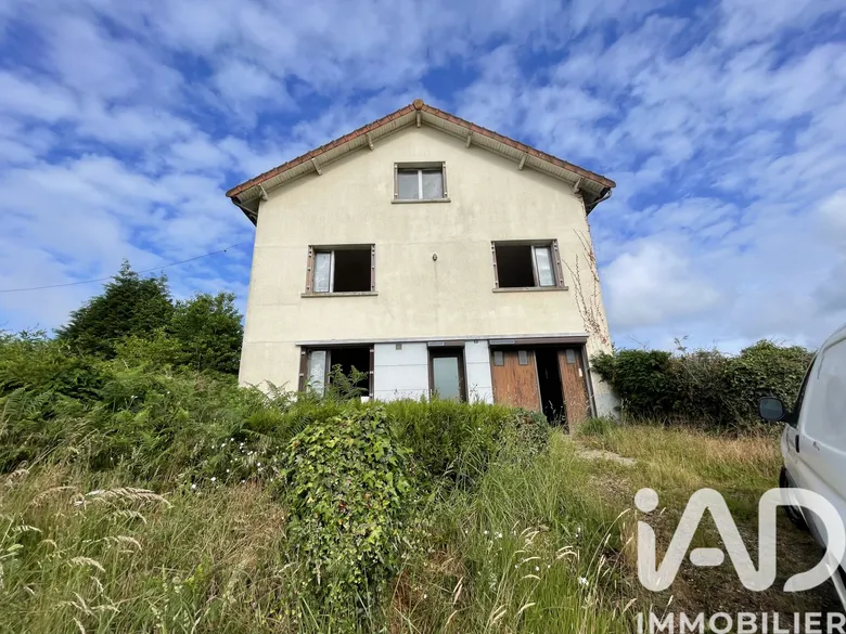 Maison 5 pièces 99 m² · à Châteauneuf-la-Forêt · 99 m² · 65 000 €